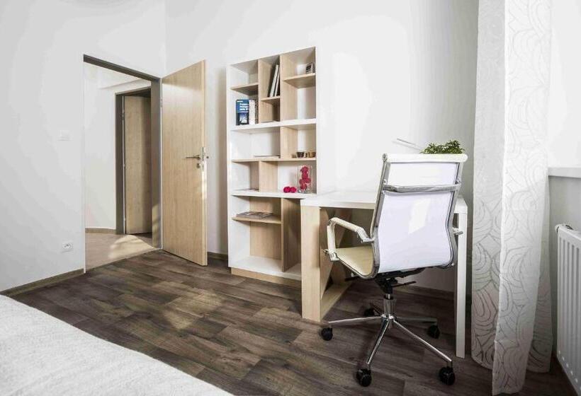 إقامة Kampus Palace