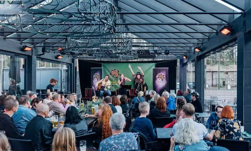 Sandy Kelt   Irish House Apartments