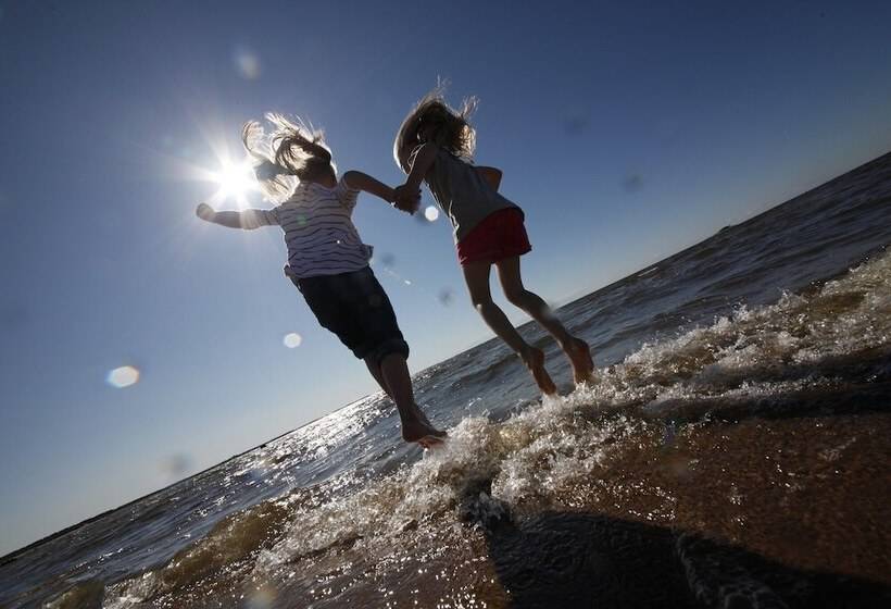 Sandy Kelt   Irish House Apartments