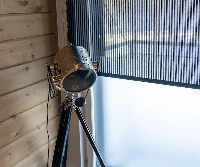 Sandy Kelt   Irish House Apartments