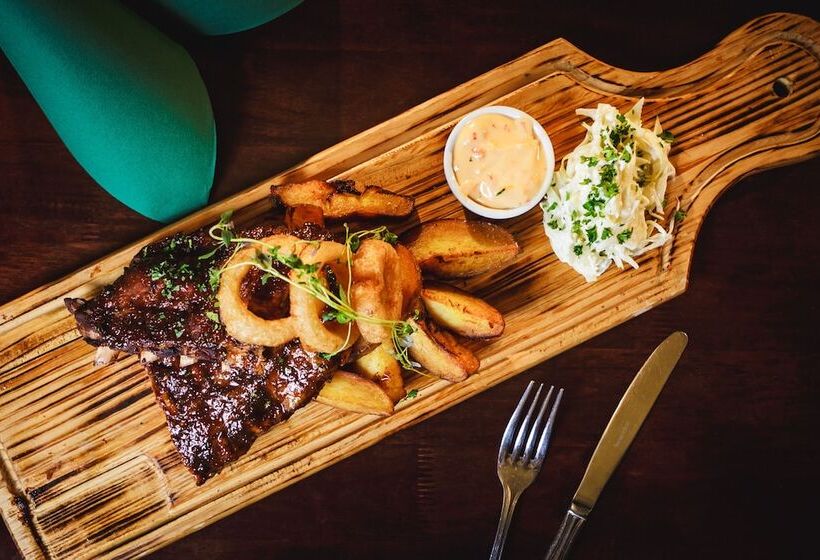 Sandy Kelt   Irish House Apartments