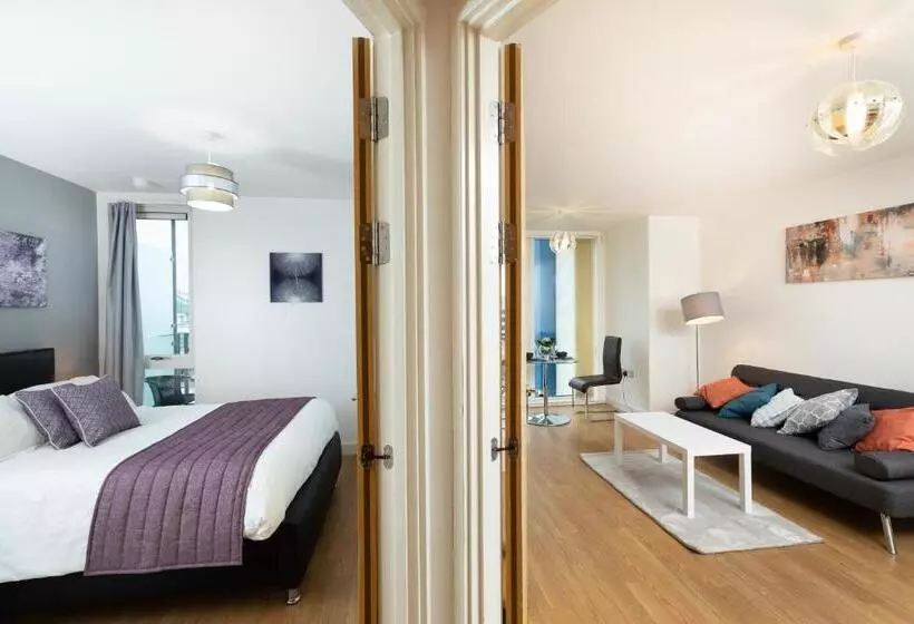 Stylish City Centre Apartment   Home From Home With Fully Equipped Kitchen, Smart Tv, Netflix, Super