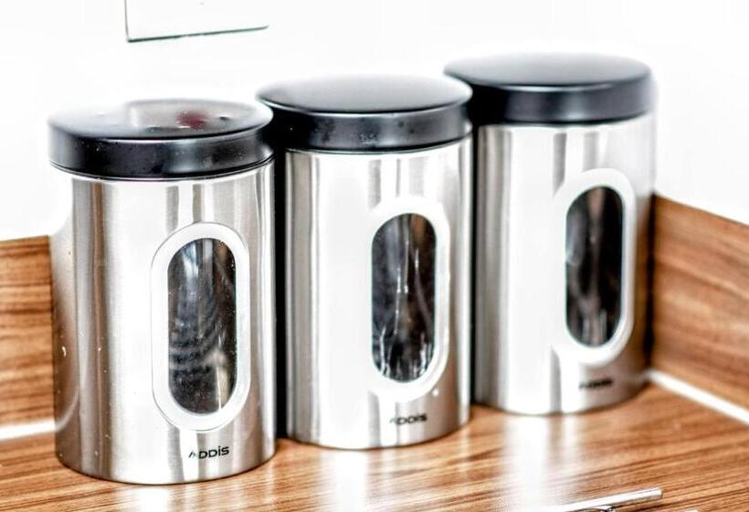 Stylish City Centre Apartment   Home From Home With Fully Equipped Kitchen, Smart Tv, Netflix, Super