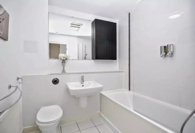 Stylish City Centre Apartment   Home From Home With Fully Equipped Kitchen, Smart Tv, Netflix, Super