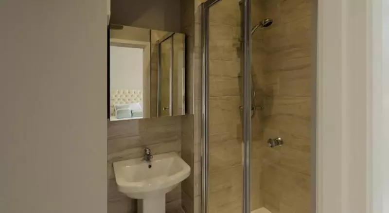 هتل Dublin Central Suites