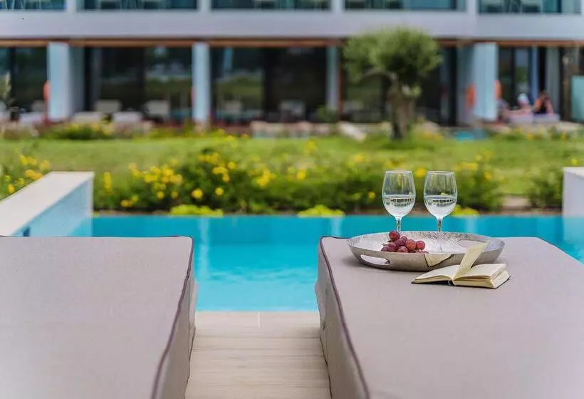 Hotelli Gennadi Grand Resort