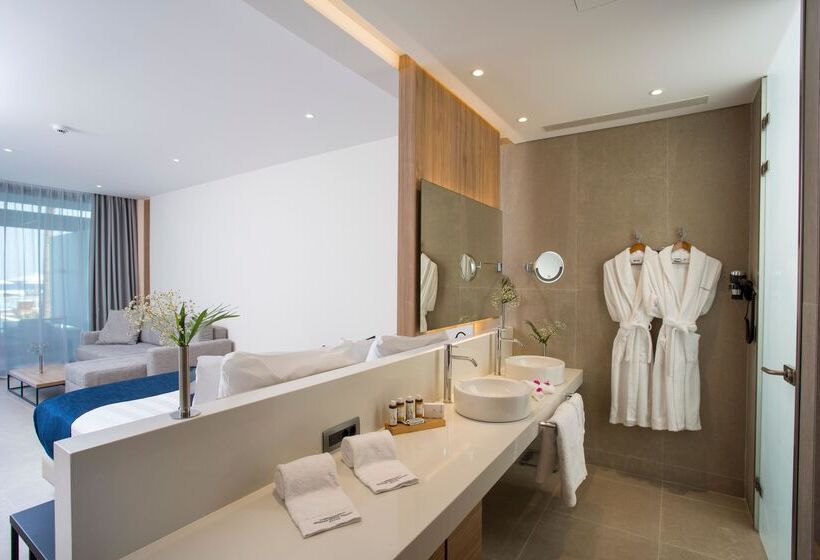 בית מלון כפרי Gennadi Grand Resort