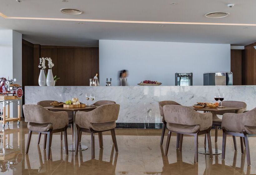 בית מלון כפרי Gennadi Grand Resort