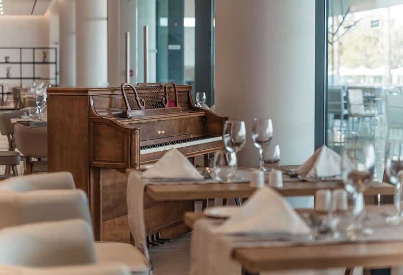 בית מלון כפרי Gennadi Grand Resort