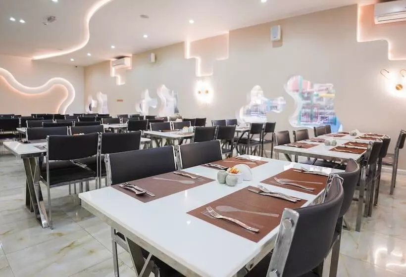 Hotelli Palma Beach Resort & Spa