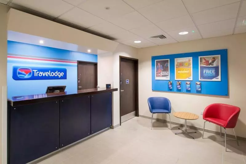 ホテル Travelodge Egham