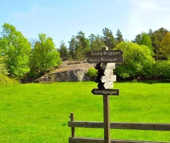 Retkeilymaja Grinda Stugby Och Sea Lodge   Pensionat Med Kost & Logi