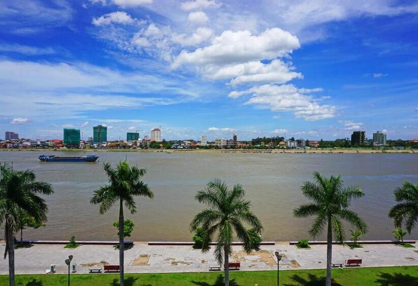 هاستل Onederz Phnom Penh
