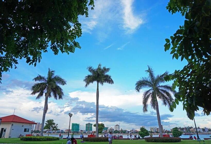 هاستل Onederz Phnom Penh