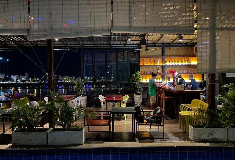 هاستل Onederz Phnom Penh