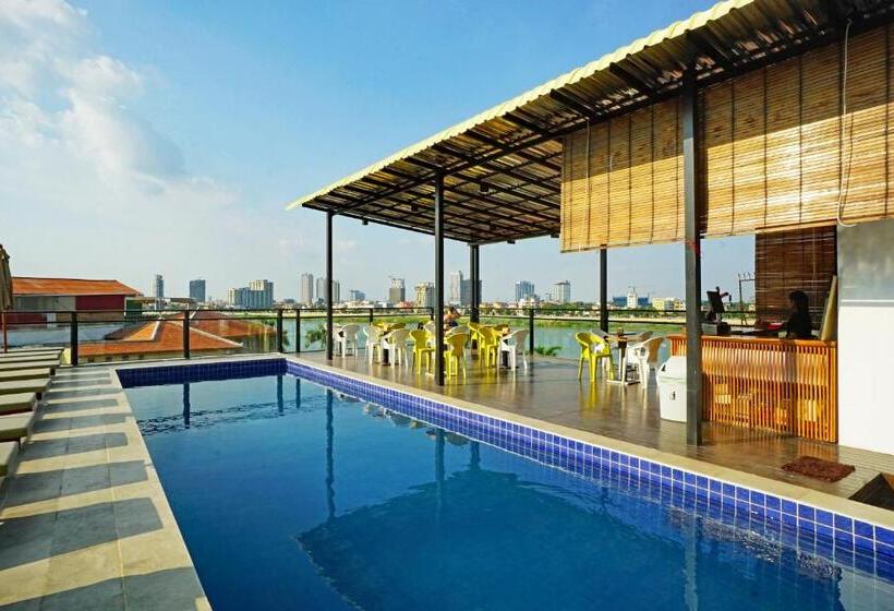 هاستل Onederz Phnom Penh