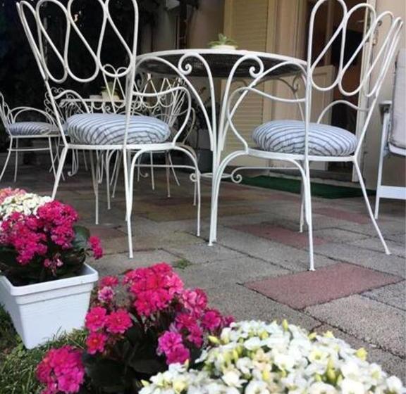 تختخواب و صبحانه Raffaelli Villino Limoni