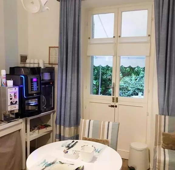 ベッドアンドブレックファースト Raffaelli Villino Limoni