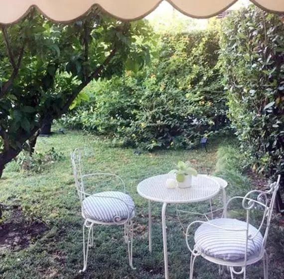 ベッドアンドブレックファースト Raffaelli Villino Limoni