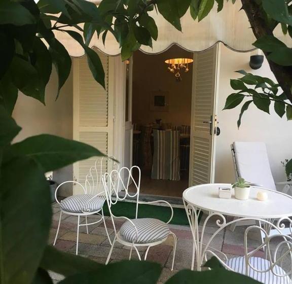 تختخواب و صبحانه Raffaelli Villino Limoni