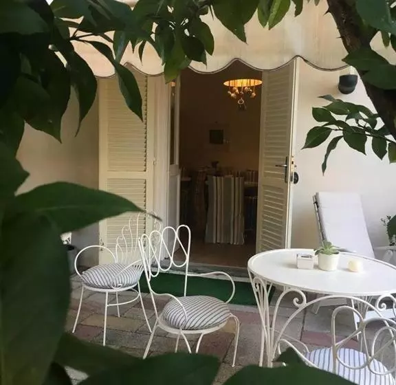 ベッドアンドブレックファースト Raffaelli Villino Limoni