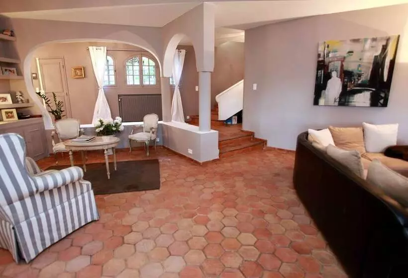 Aamiaismajoitus (B&B) La Pelicane