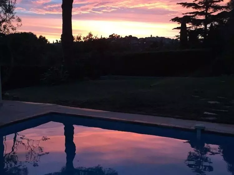 Aamiaismajoitus (B&B) La Pelicane