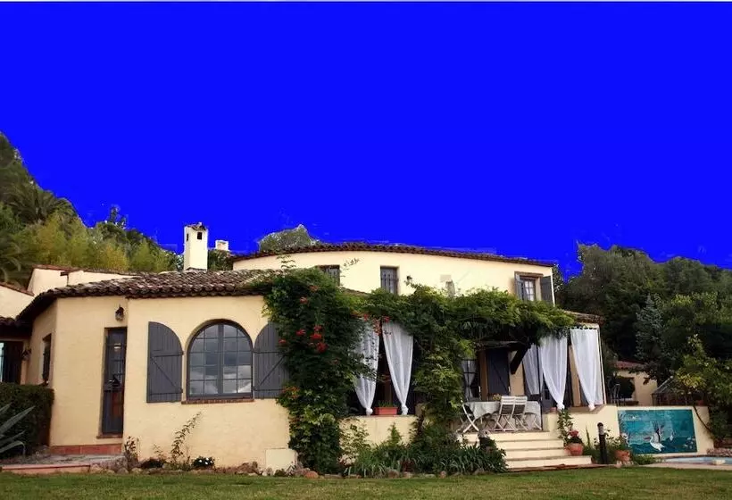 Aamiaismajoitus (B&B) La Pelicane