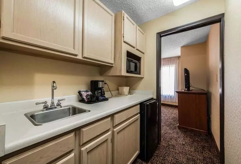 Clarion Hotel & Conference Center