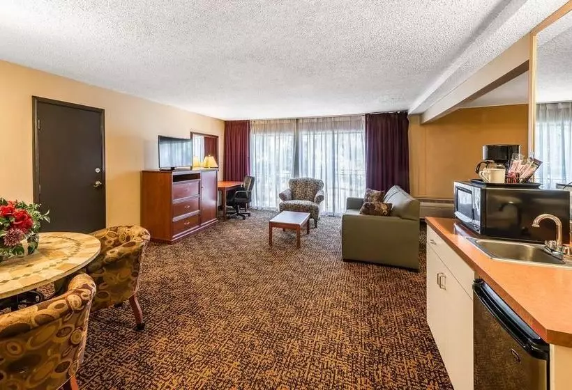 Clarion Hotel & Conference Center