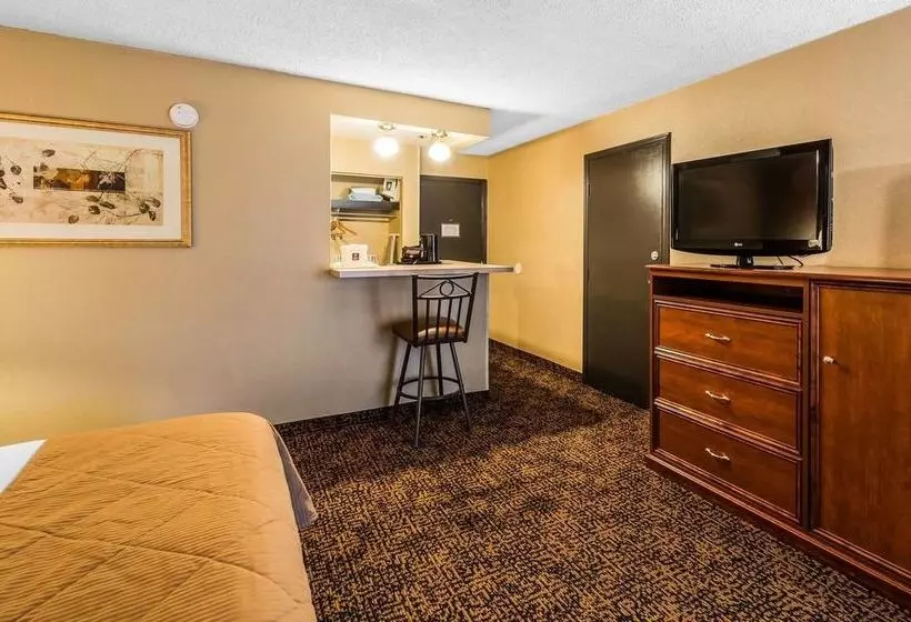 Clarion Hotel & Conference Center