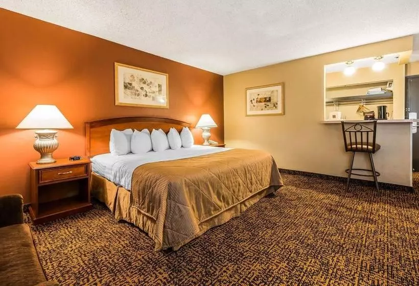 Clarion Hotel & Conference Center