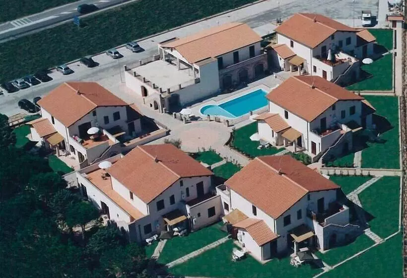 Hotelli Borgo Valmarina