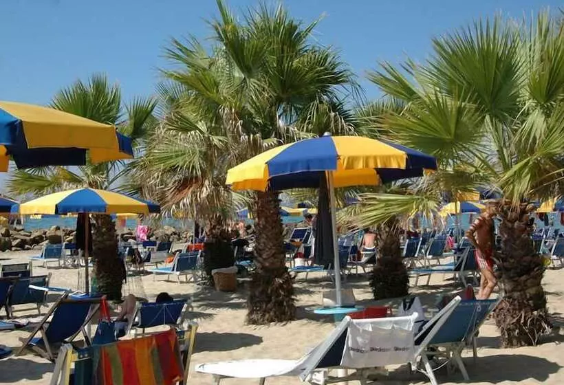 Hotelli Borgo Valmarina