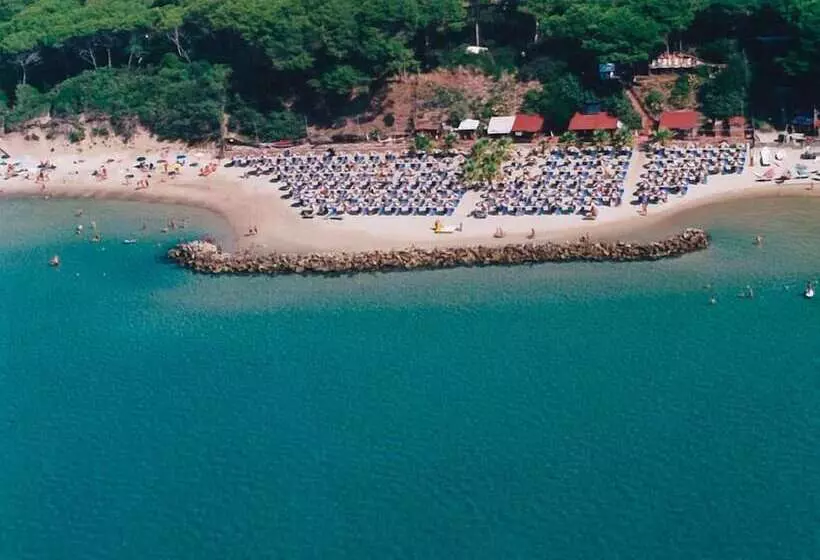 Hotelli Borgo Valmarina