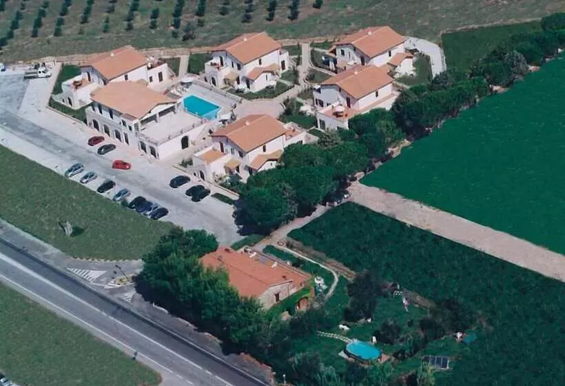 Hotelli Borgo Valmarina