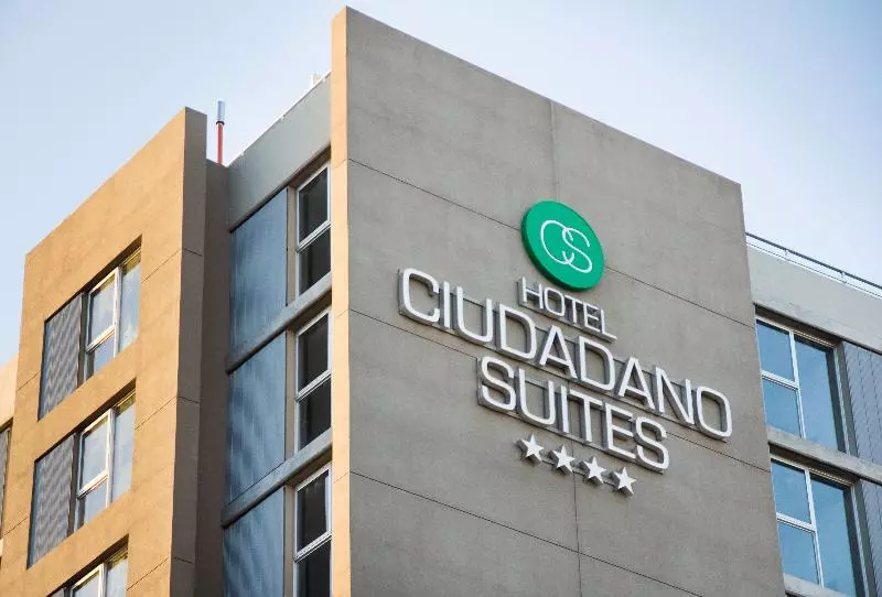ホテル Ciudadano Suites