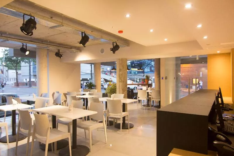 ホテル Ciudadano Suites