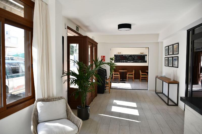 Отель Hostal Mallorca