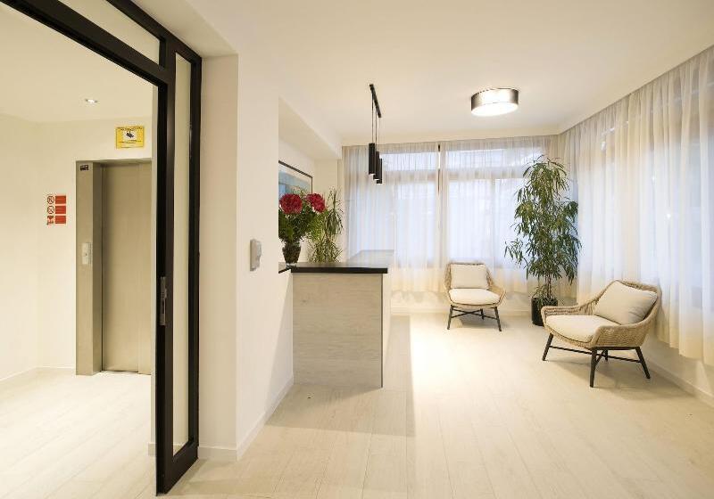 Отель Hostal Mallorca