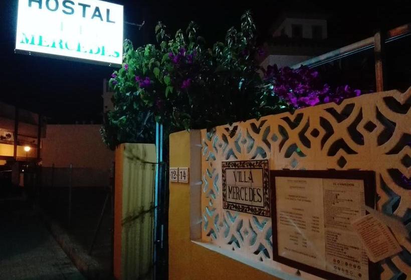 هتل Hostal Villa Mercedes