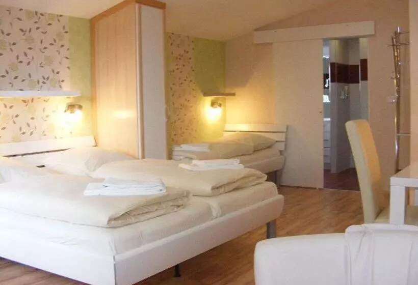 Hotelli Landgasthof Tarp