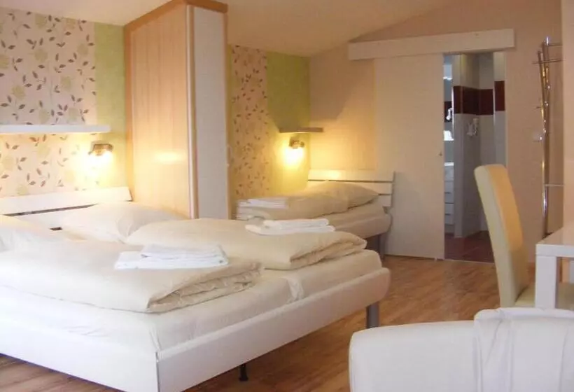 Hotelli Landgasthof Tarp