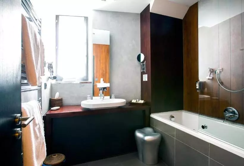 Hotelli Le B. Suites, Chambres & Restaurant