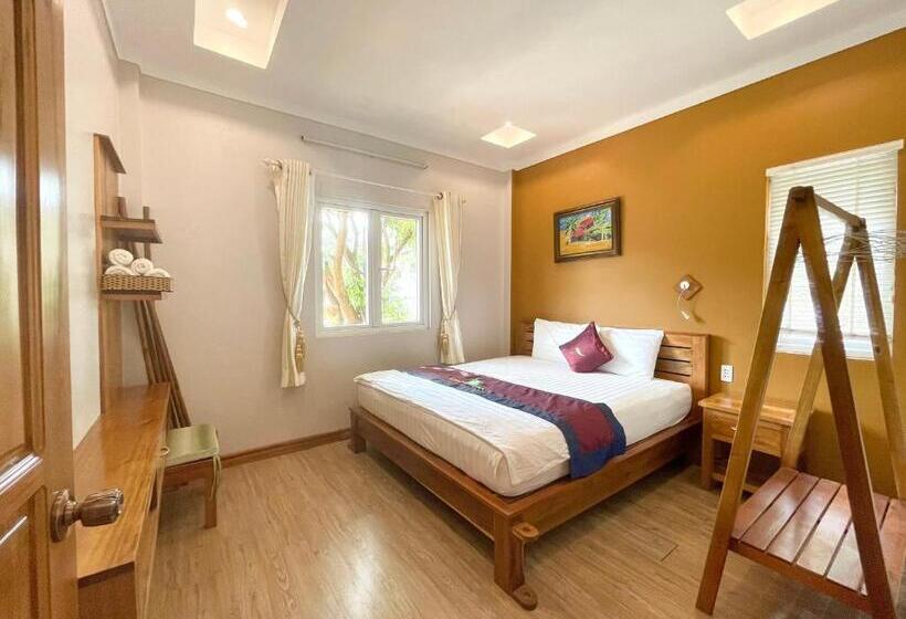 هتل Phu Quoc Village