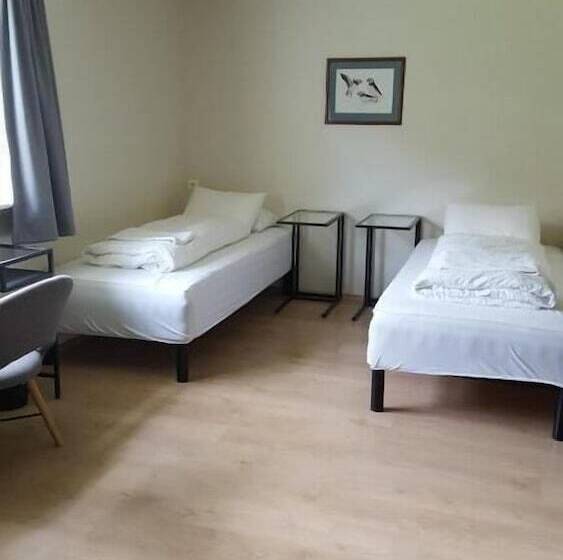 هتل Sveinbjarnargerdi