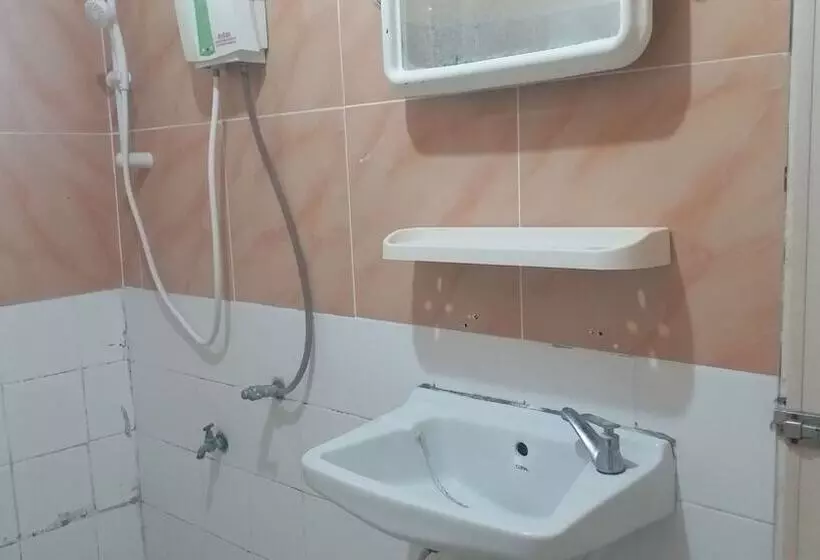 هتل 99 Inn