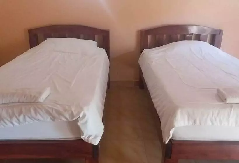 هتل 99 Inn