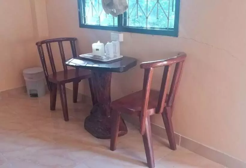 هتل 99 Inn