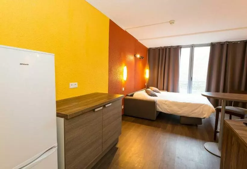 Hotelli Le Domaine De L Olivaie   Vacances Ulvf